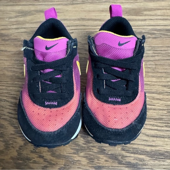 Youth Nike Waffle One Pink/Gold Sneakers Sz 5C Athletic Gym - Picture 1 of 8